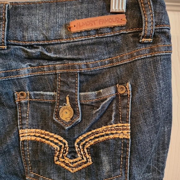 Almost Famous Blue Jeans ๐ Size 9 ๐ - Picture 3 of 5